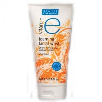 Lavagem Facial com Espuma de Vitamina E