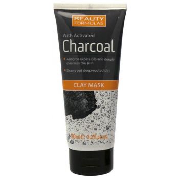 Máscara de argila com carvão vegetal