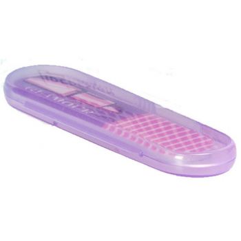 Lima de unhas pequena com estojo