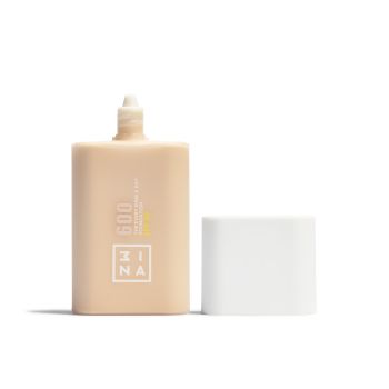 A base Every Single Day Foundation SPF50